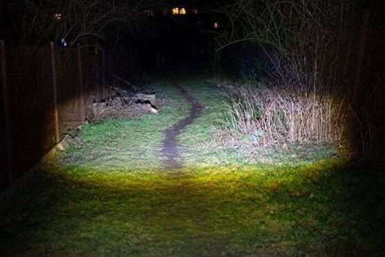 Moon TITAN MAX 1700 Lümen USB Bisiklet Ön Lambası Siyah