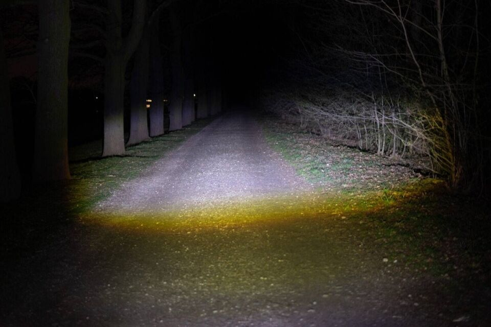 Moon TITAN MAX 1700 Lümen USB Bisiklet Ön Lambası Siyah