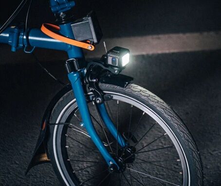 Moon TITAN MİNİ 700 Lümen USB Bisiklet Ön Lambası Siyah