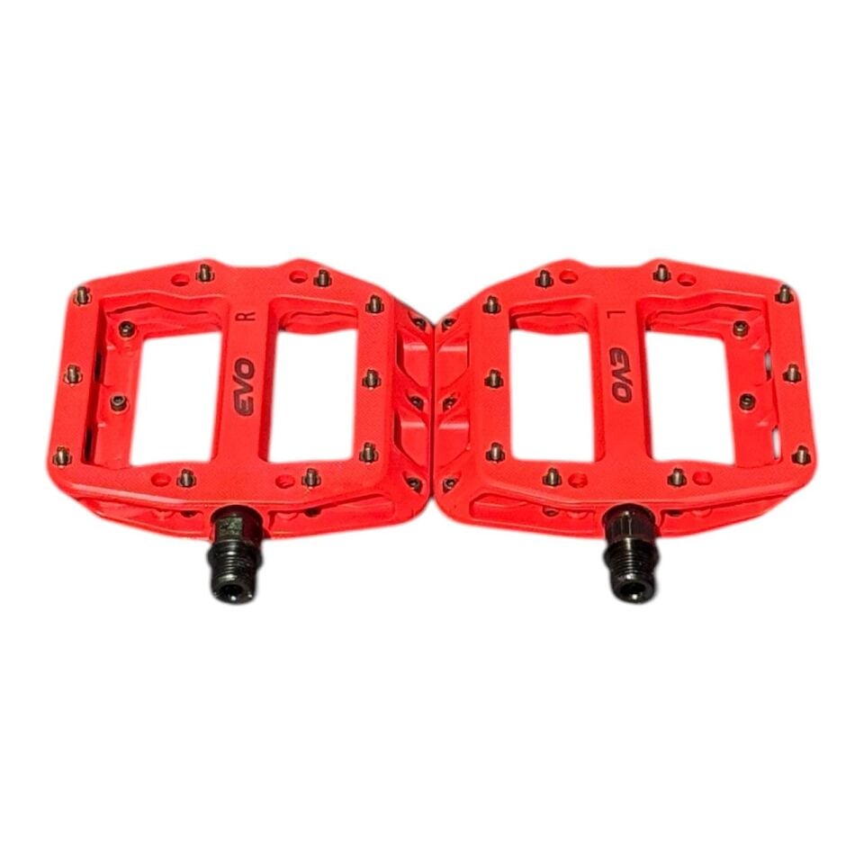 EVO RULMANLI ÇİVİLİ BİSİKLET PEDAL KIRMIZI