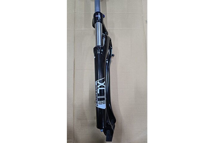 SR SUNTOUR - XCT 26'' Amortisörlü Kilitlenebilir Maşa M/LO Siyah(Beyaz Sticker) Disc Brake