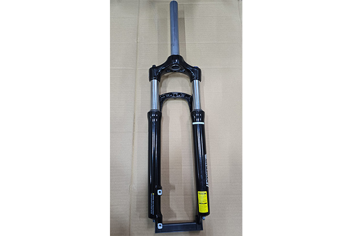 SR SUNTOUR - XCT 26'' Amortisörlü Kilitlenebilir Maşa M/LO Siyah(Beyaz Sticker) Disc Brake